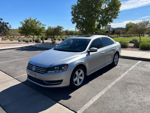 Used 2013 Volkswagen Passat TDI SE image 9