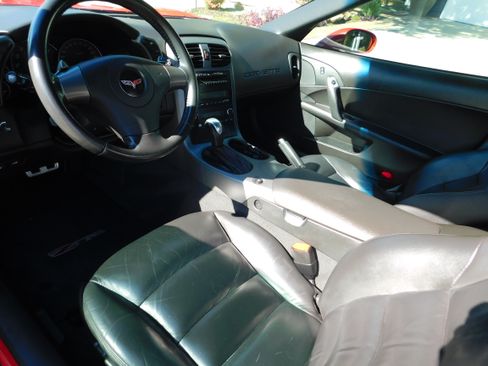 Used 2006 Chevrolet Corvette Coupe image 11