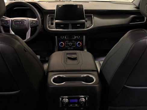 Used 2023 GMC Yukon SLT w/ SLT Premium Package image 32