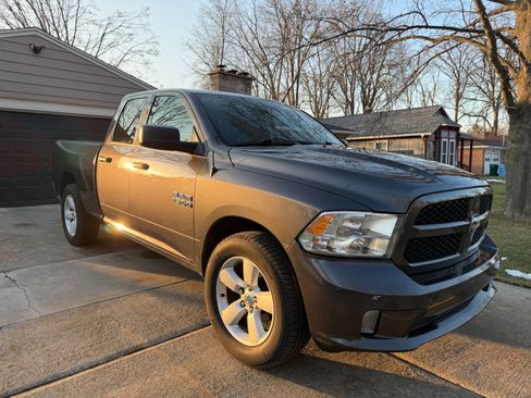 Used 2014 RAM 1500 Tradesman image 1