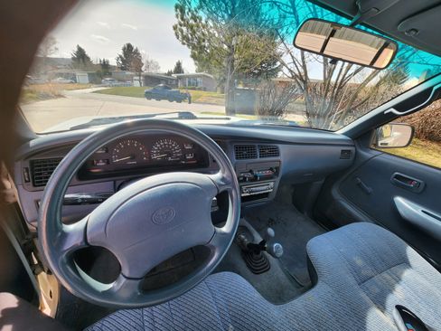 Used 1994 Toyota T100 DX image 10