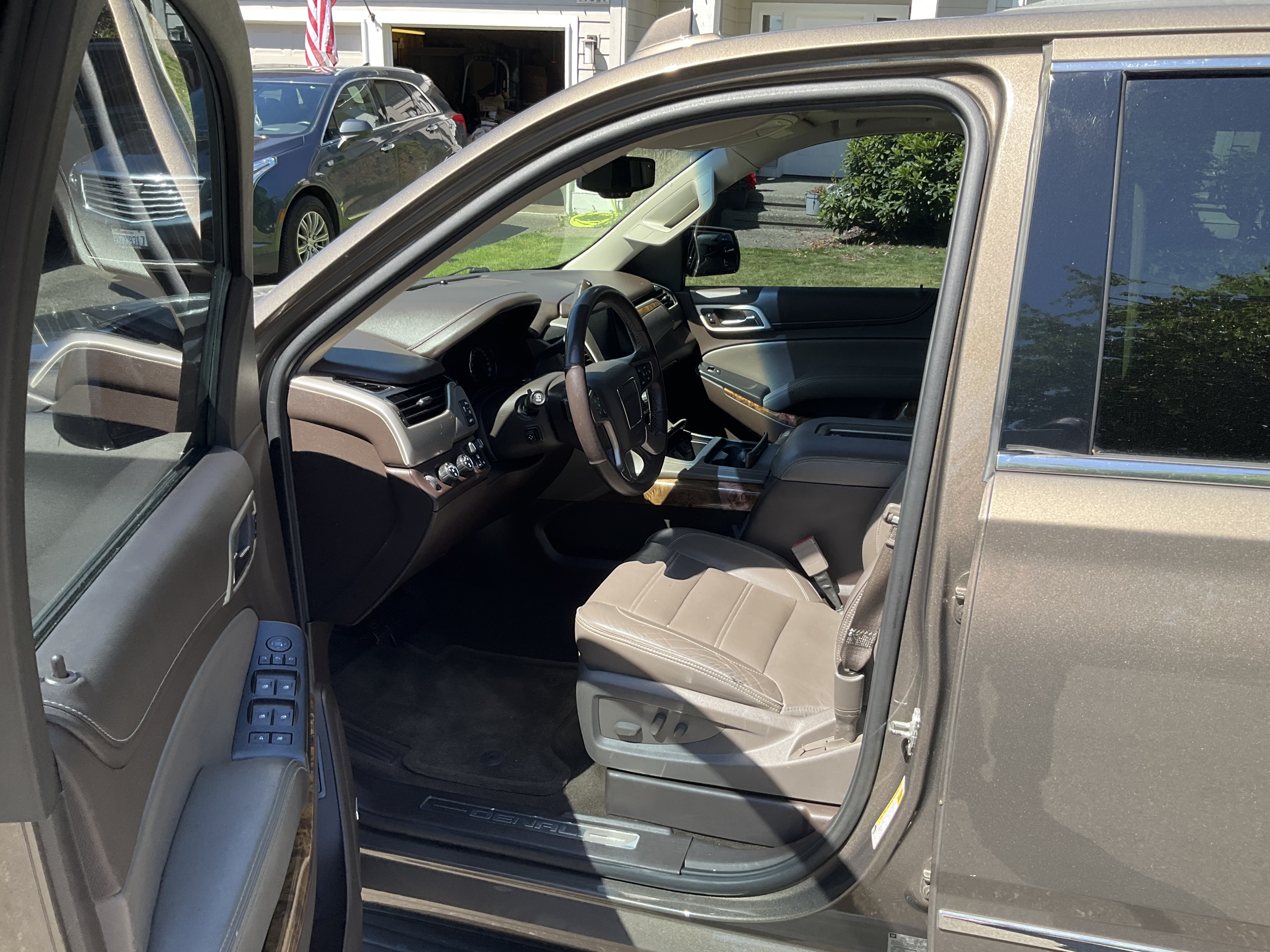 Used 2015 GMC Yukon Denali AWD/4WD image 10