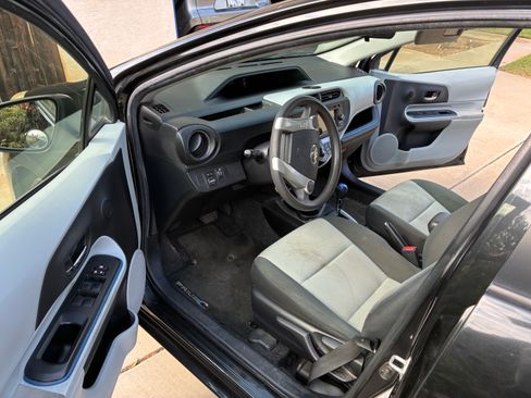 Used 2012 Toyota Prius C Three FWD image 13