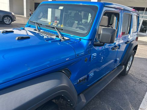 Used 2022 Jeep Wrangler Unlimited Sport w/ Sun And Sound Package image 4