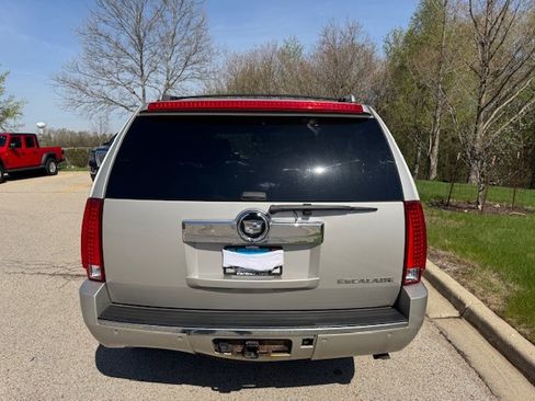 Used 2008 Cadillac Escalade AWD image 4