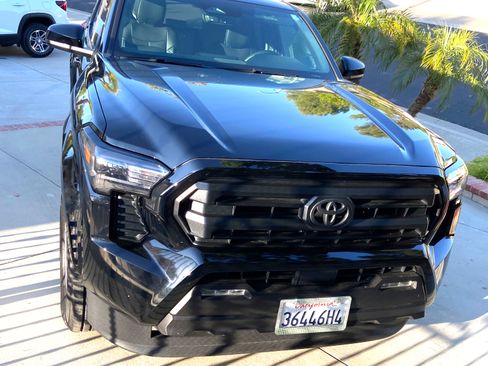Used 2025 Toyota Tacoma SR5 RWD image 2