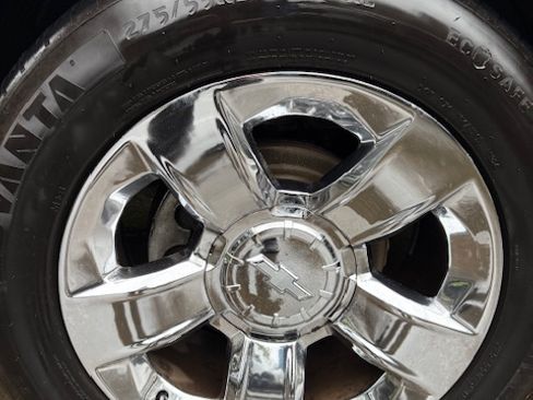 Used 2015 Chevrolet Suburban LTZ image 15