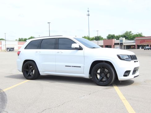 Used 2019 Jeep Grand Cherokee SRT AWD/4WD image 6