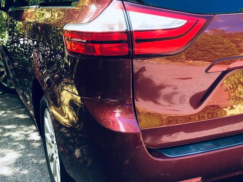 Used 2015 Toyota Sienna LE image 11