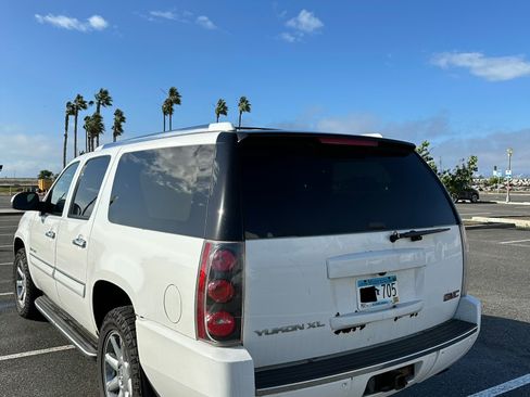 Used 2008 GMC Yukon XL Denali image 4