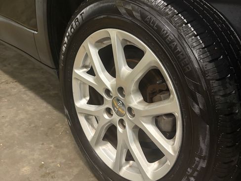 Used 2017 Jeep Cherokee Latitude image 8