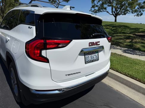 Used 2018 GMC Terrain SLT w/ Preferred Package FWD image 14