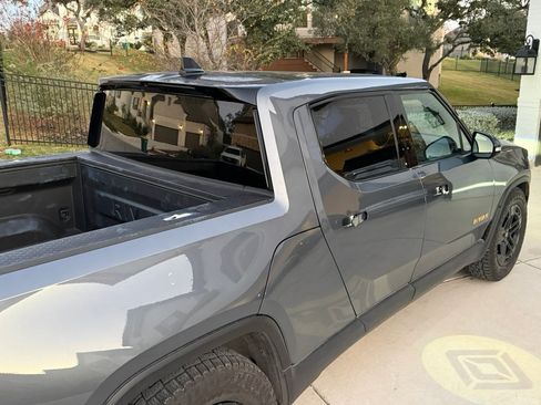 Used 2023 Rivian R1T Adventure image 6