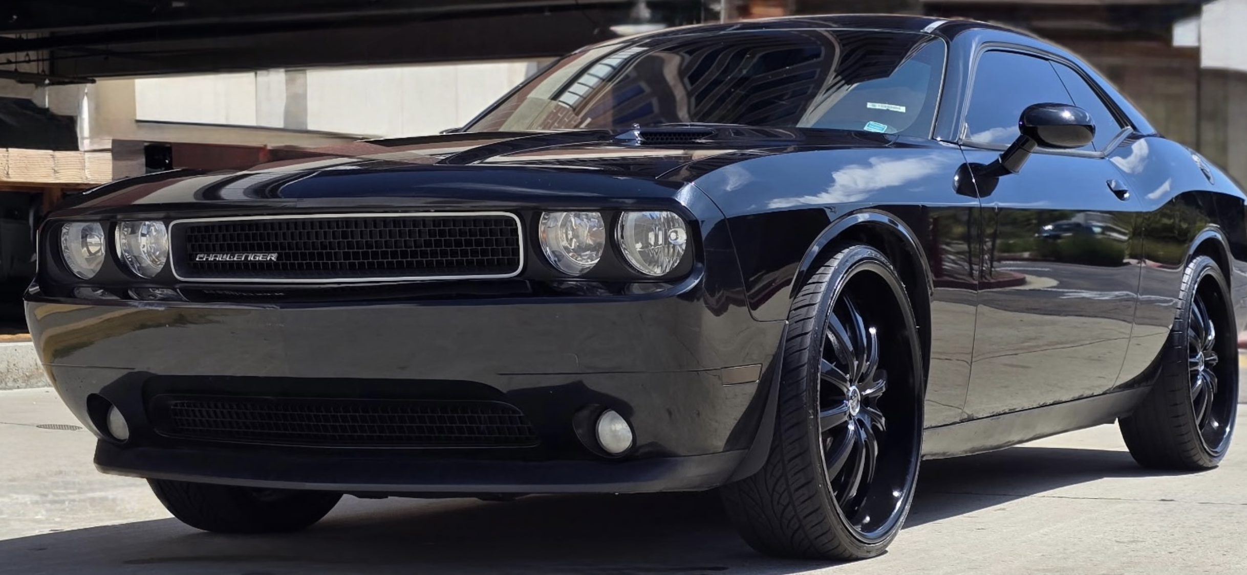Used 2014 Dodge Challenger SXT RWD image 11