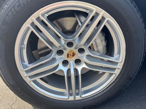 Used 2015 Porsche Macan S image 6