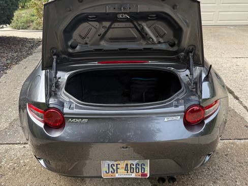 Used 2019 MAZDA MX-5 Miata Club w/ I-ACTIVSENSE Club Package image 24