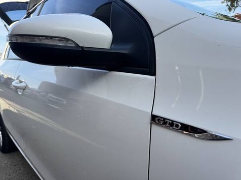 Used 2012 Volkswagen Golf TDI image 11