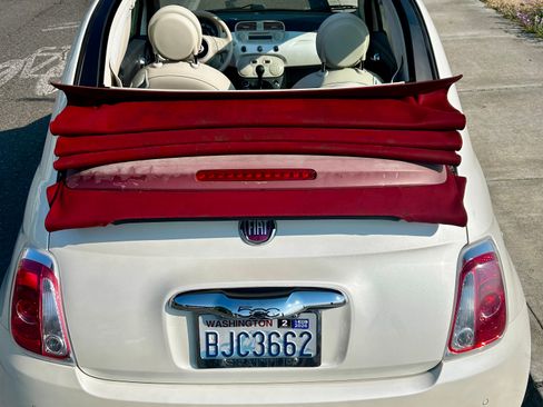 Used 2013 FIAT 500 Lounge w/ Luxury Leather Pkg FWD image 4