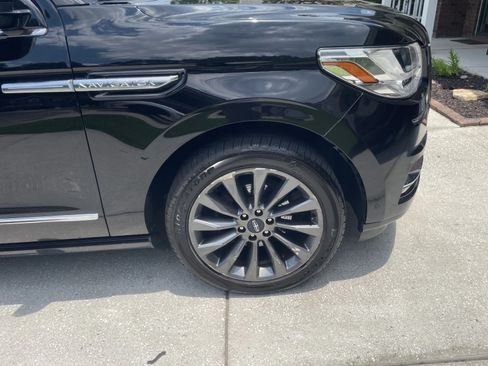 Used 2018 Lincoln Navigator L Select w/ Technology Package AWD/4WD image 30