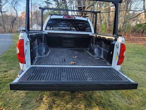 Used 2018 Toyota Tundra SR5 w/ TRD Off Road Package image 11