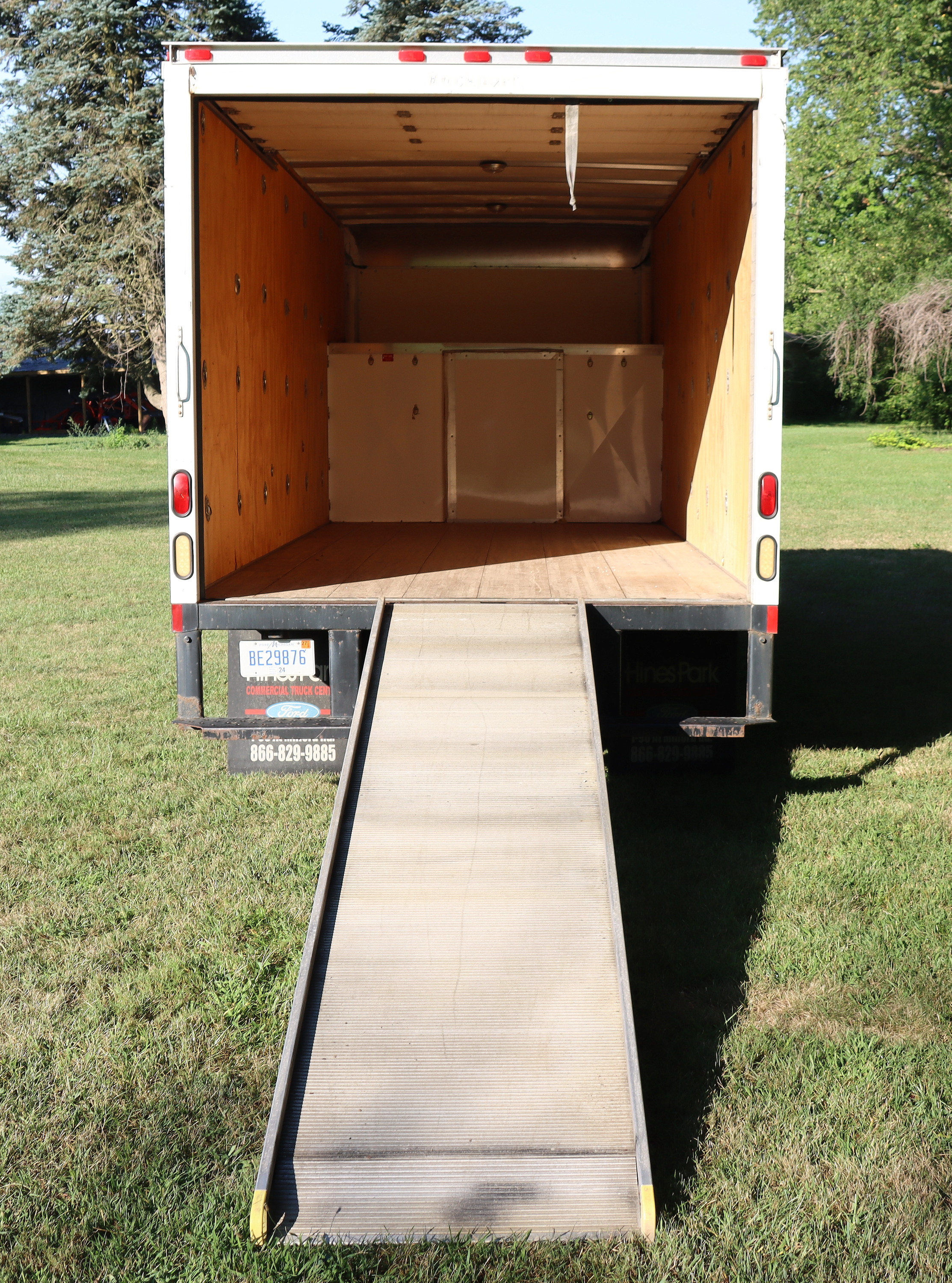 Used 2013 Ford E-450 and Econoline 450 Super Duty RWD image 9