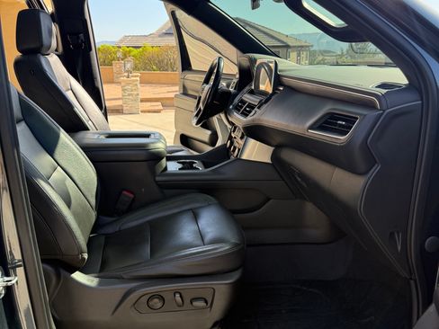 Used 2021 Chevrolet Tahoe LT w/ LT Signature Package image 13