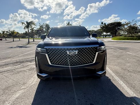 Used 2021 Cadillac Escalade ESV Premium Luxury image 10