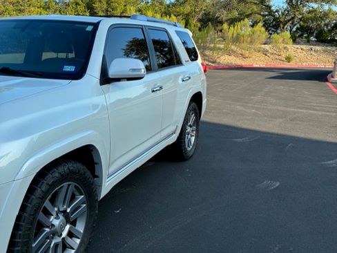 Used 2010 Toyota 4Runner Limited AWD/4WD image 8