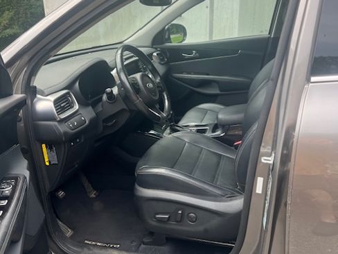 Used 2018 Kia Sorento EX image 23