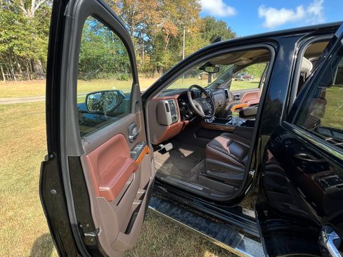 Used 2018 Chevrolet Silverado 1500 High Country image 20