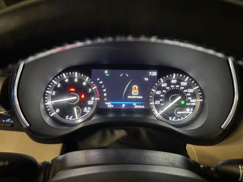 Used 2021 Toyota Highlander Limited FWD image 13