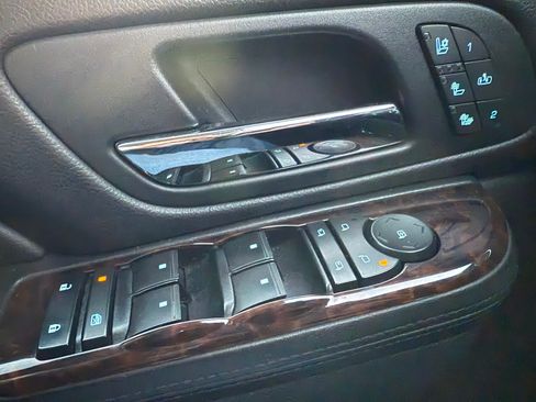 Used 2012 GMC Yukon XL Denali image 15