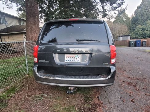 Used 2012 Dodge Grand Caravan SXT image 5