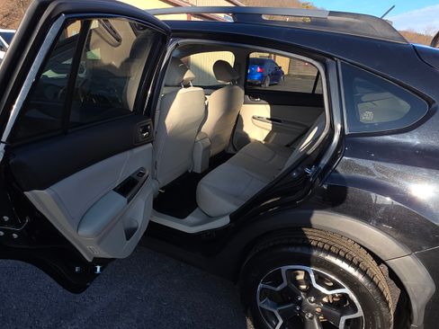 Used 2015 Subaru Crosstrek 2.0i Premium image 10