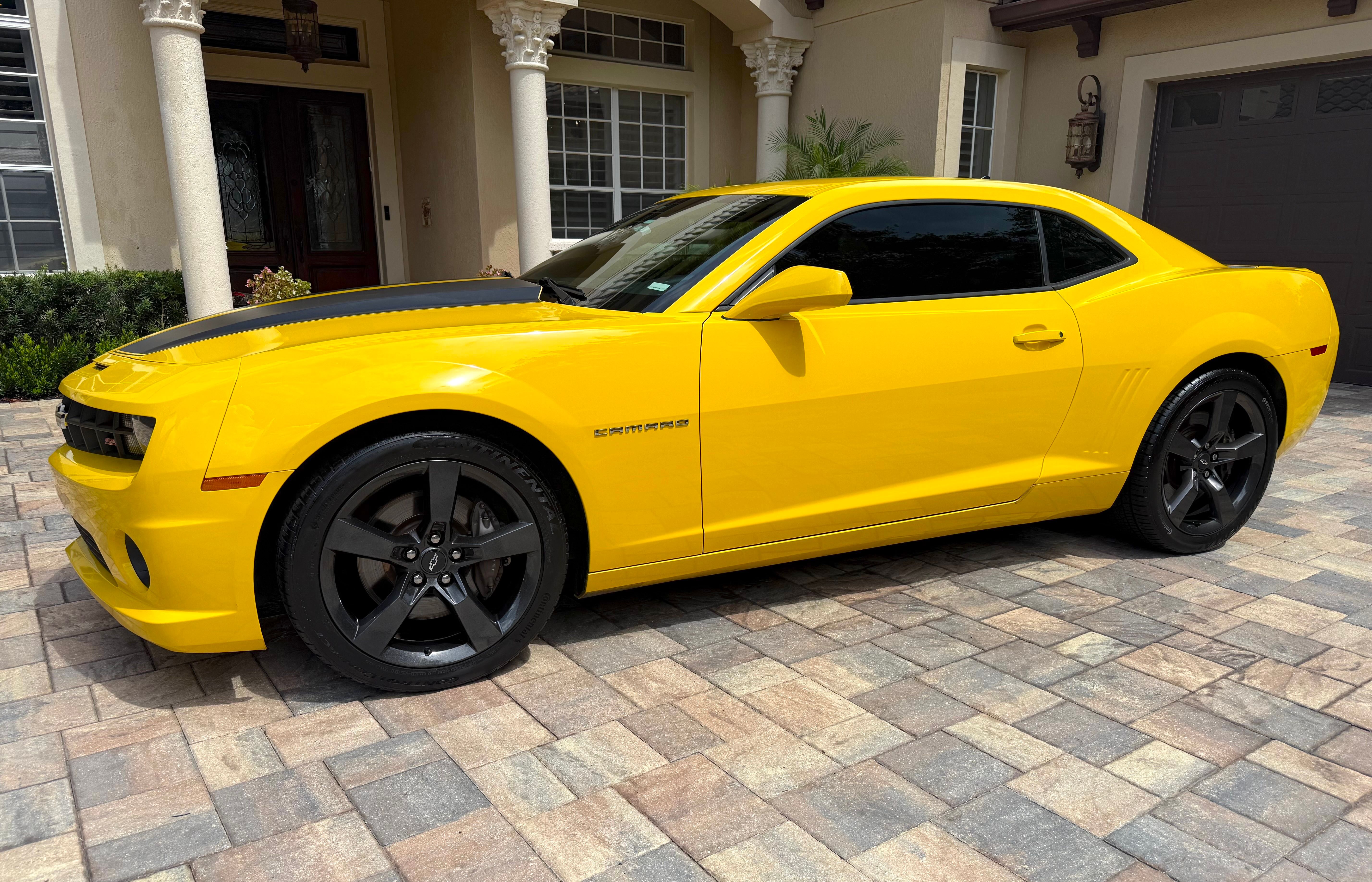 Used 2010 Chevrolet Camaro SS w/ RS Package RWD image 2