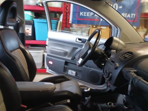 Used 2002 Volkswagen Beetle S image 12