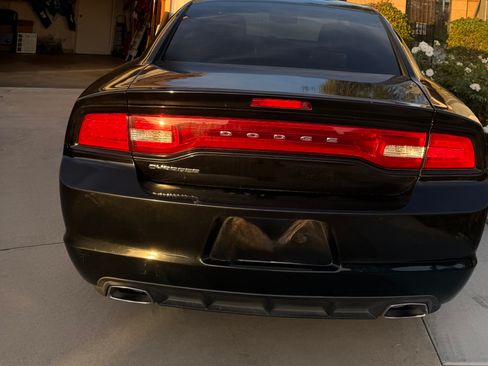 Used 2013 Dodge Charger SE w/ Connectivity Group image 4