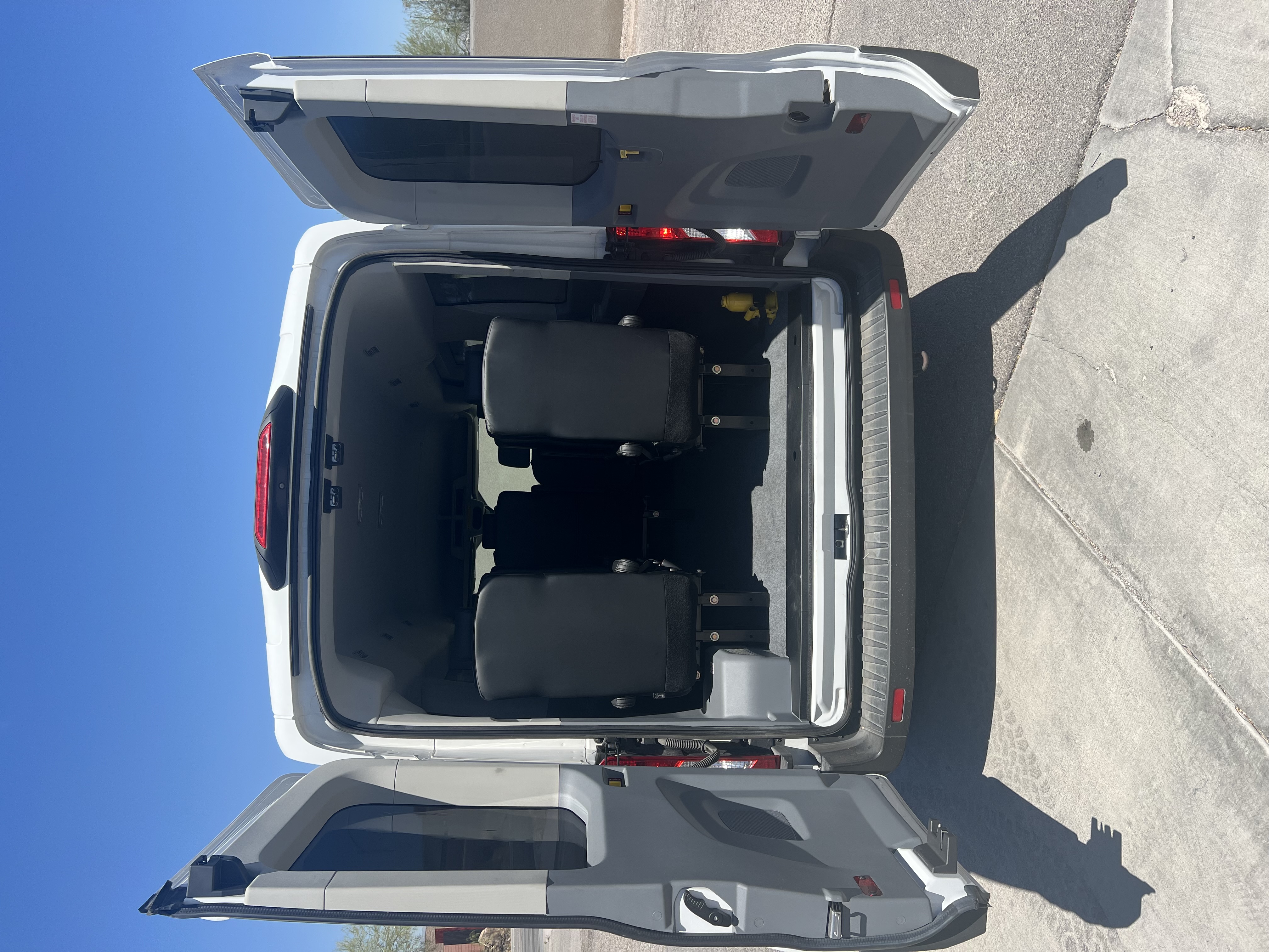 Used 2019 Ford Transit 150 XLT RWD image 6