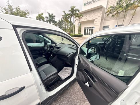 Used 2017 Ford Transit Connect XL image 10