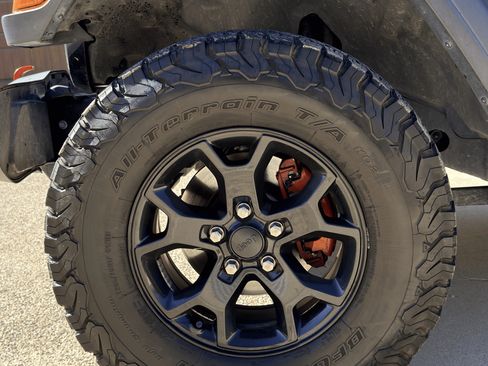 Used 2018 Jeep Wrangler Unlimited Sport image 16