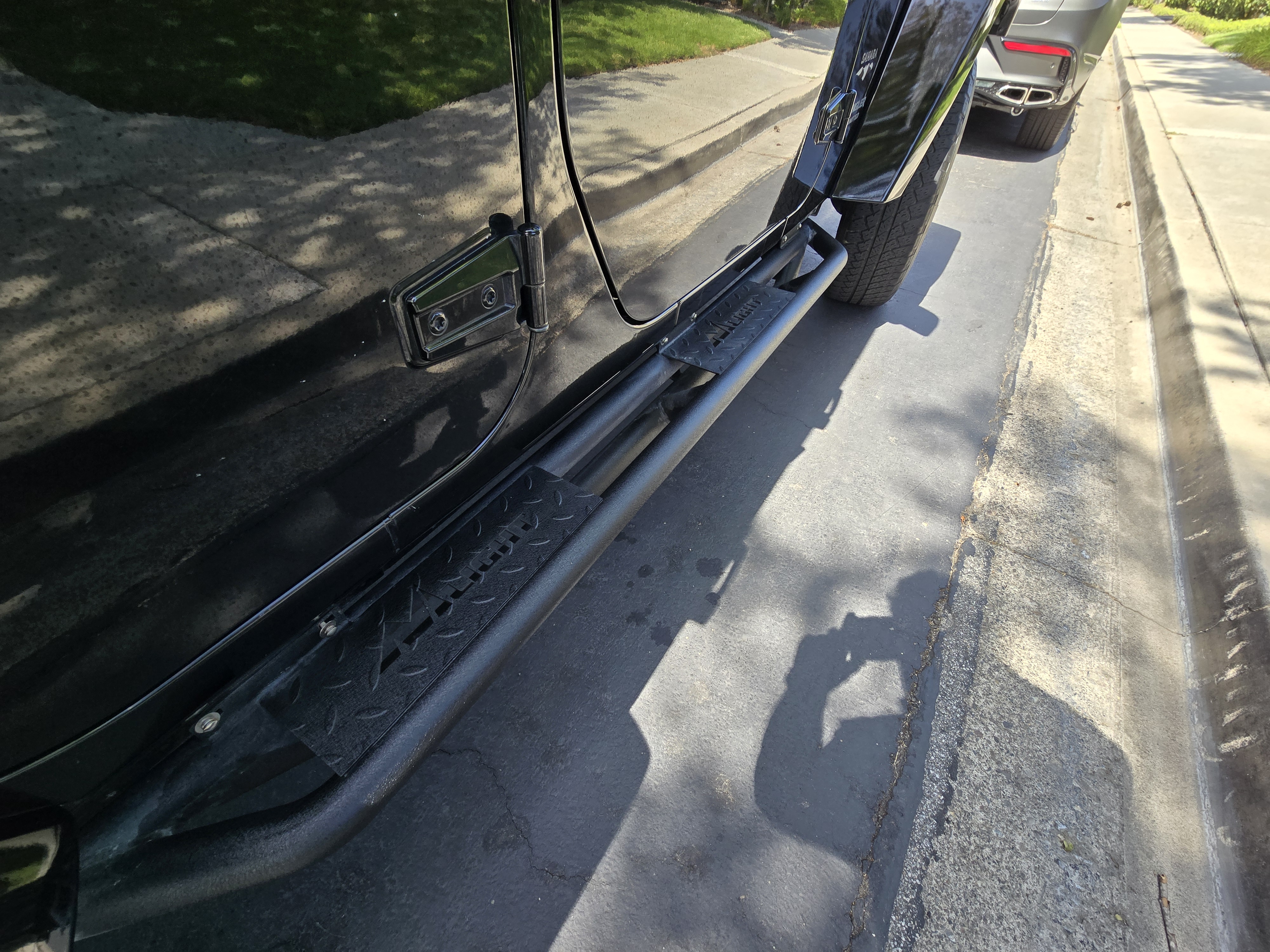 Used 2017 Jeep Wrangler Unlimited Sahara w/ Connectivity Group AWD/4WD image 8