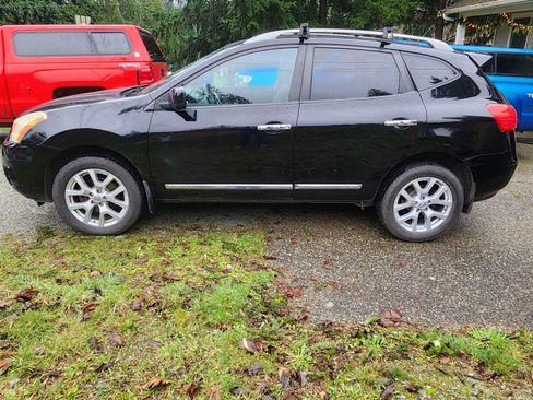 Used 2013 Nissan Rogue SL image 1