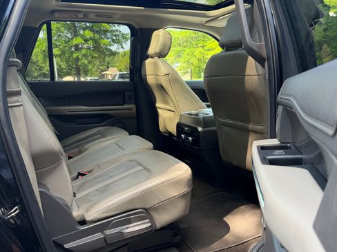 Used 2020 Ford Expedition Max Limited RWD image 9