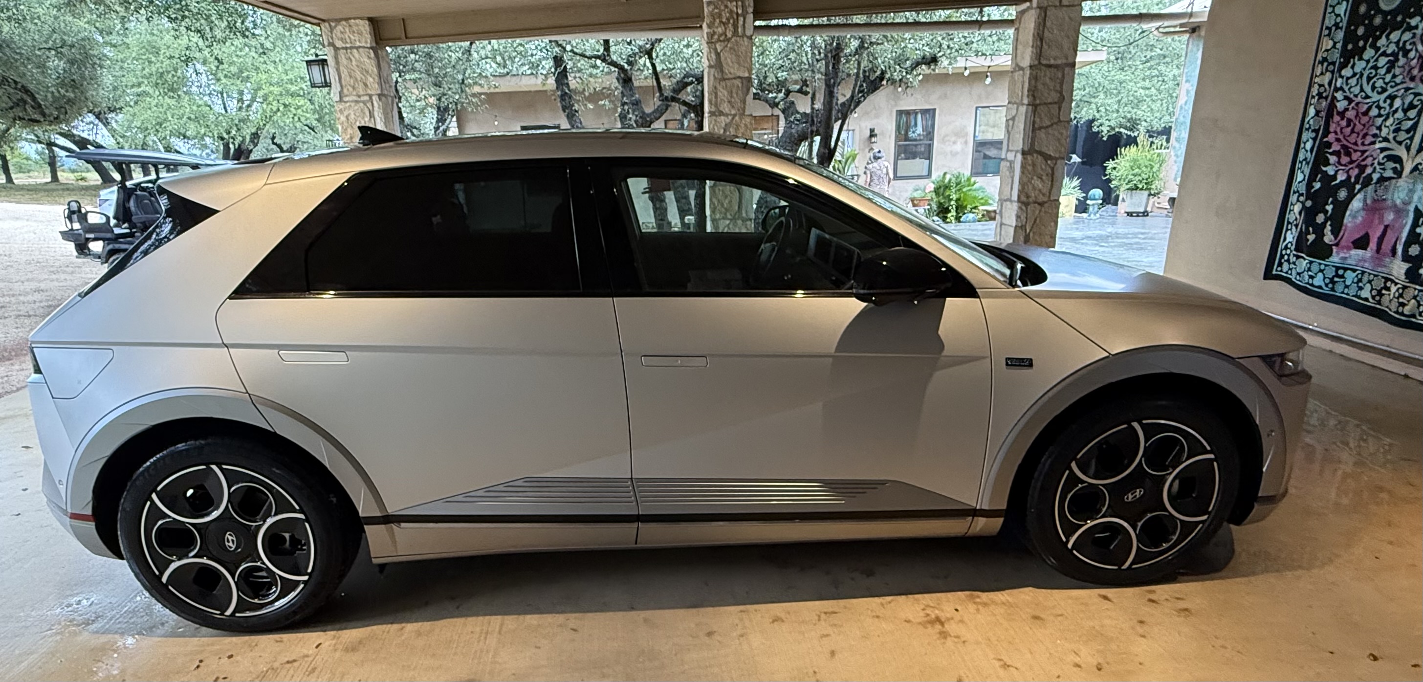 Used 2024 Hyundai Ioniq 5 Limited AWD/4WD image 1