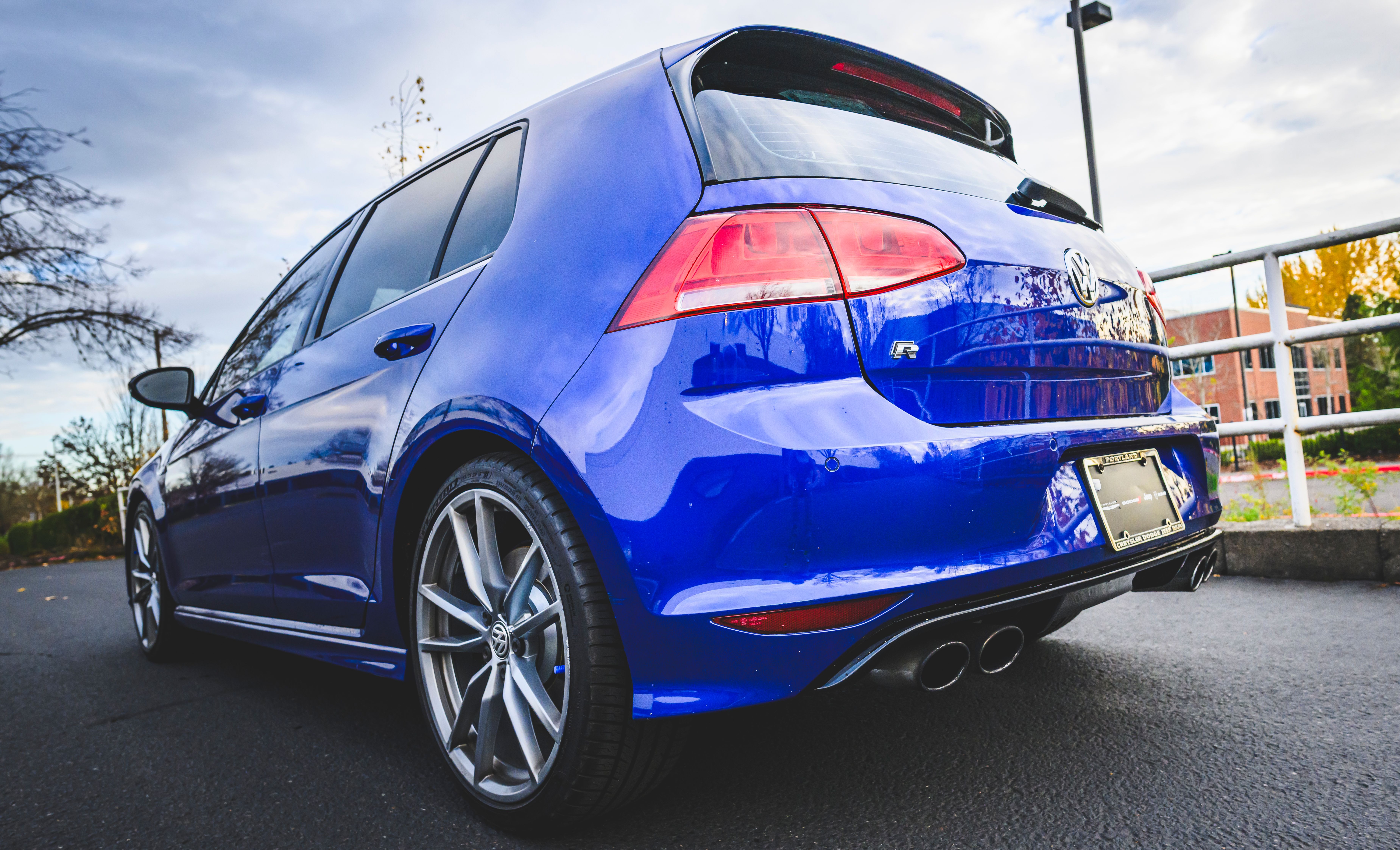 Used 2017 Volkswagen Golf R 4-Door AWD/4WD image 4