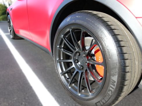 Used 2020 Tesla Model Y Performance image 10