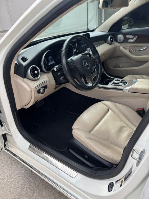 Used 2017 Mercedes-Benz C 300 4MATIC Sedan image 6