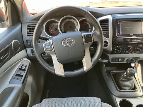 Used 2013 Toyota Tacoma 4x4 Double Cab w/ TRD Off-Road Pkg image 9