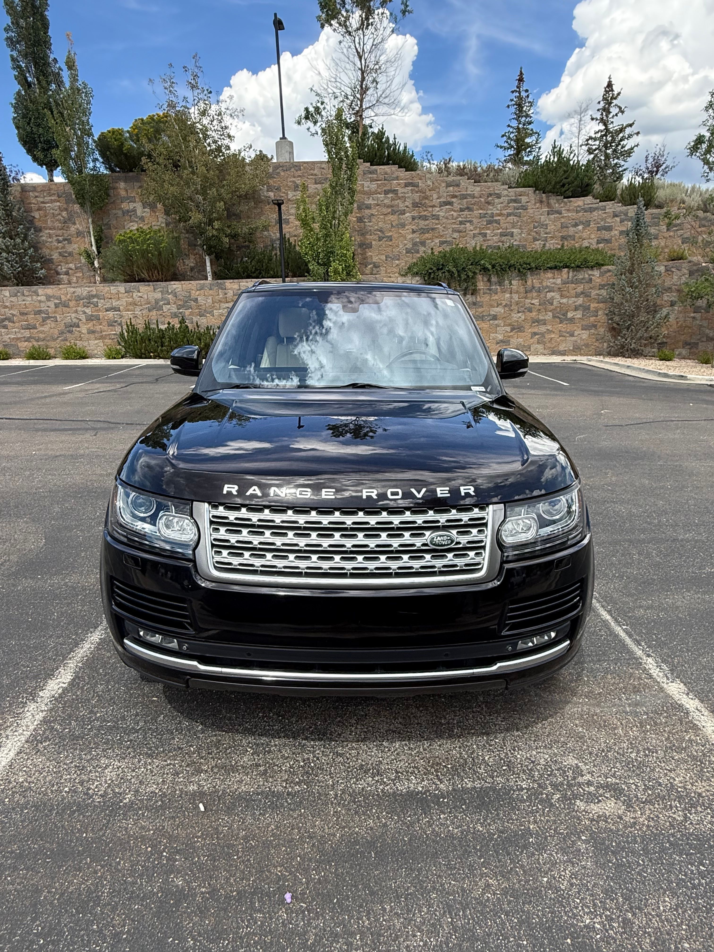 Used 2015 Land Rover Range Rover Supercharged AWD/4WD image 4