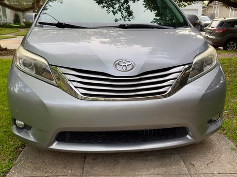 Used 2015 Toyota Sienna Limited Premium AWD/4WD image 5